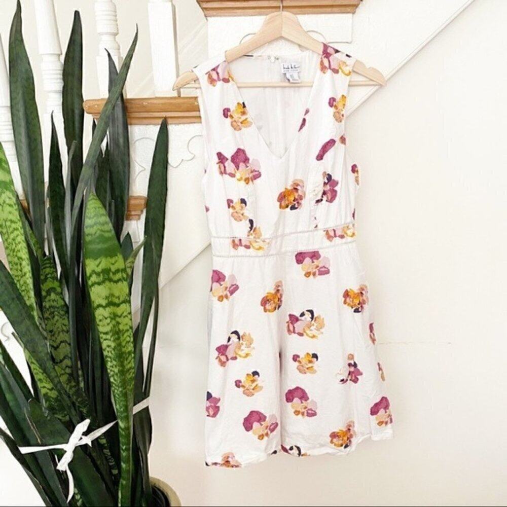Nicole Miller sleeveless floral pattern mini dress